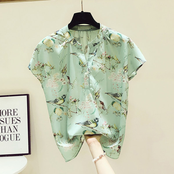 Värviline naiste särk lühikeste varrukate ja madala kraega