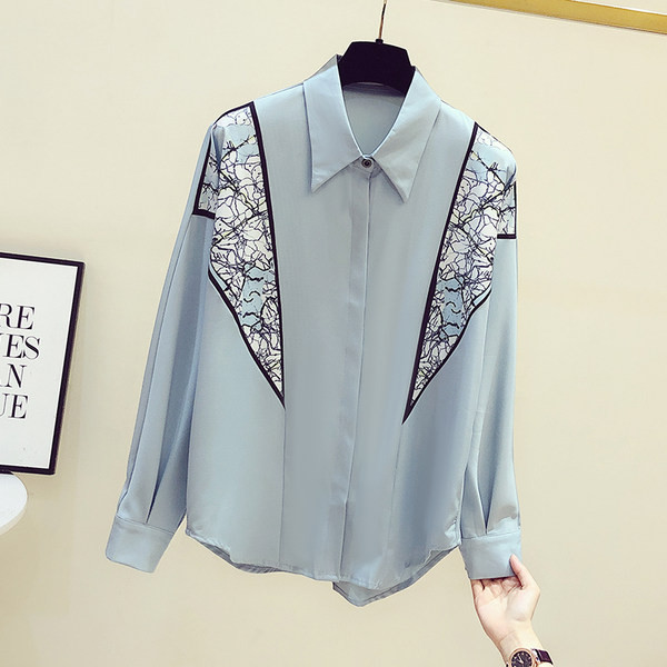 Moodne naiste särk klassikalise kraega - kahte värvi