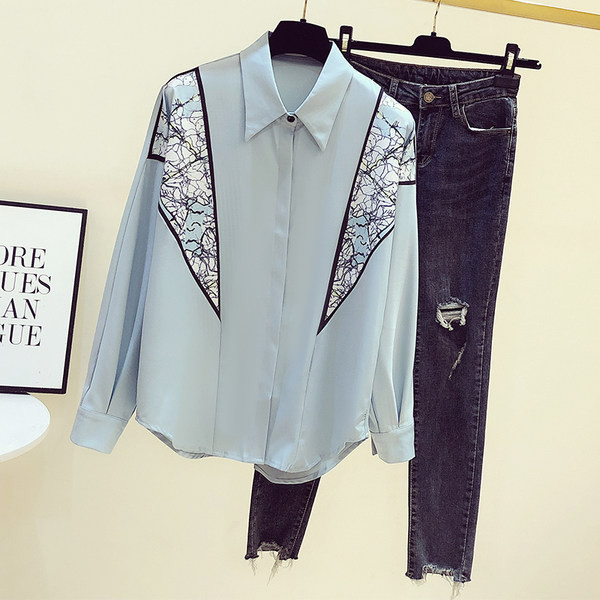 Moodne naiste särk klassikalise kraega - kahte värvi