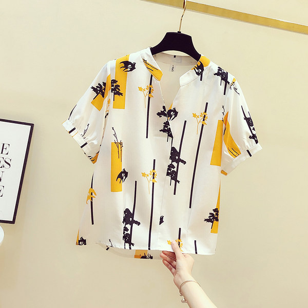 Ljetna košulja od šifona sa špic izrezom