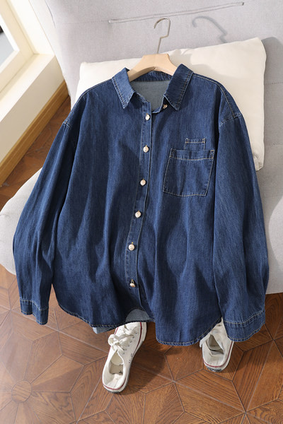 Широка риза от деним с джоб и копчета