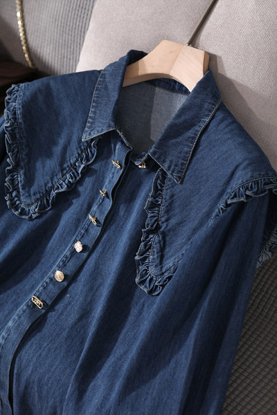 Дамска риза от деним с класическа яка и къдри