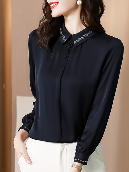 Moderna košulja s klasičnim ovratnikom i vezom