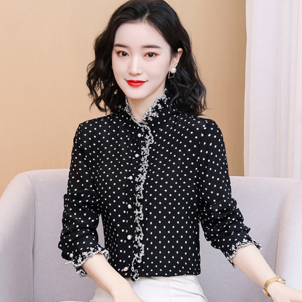 Ženska košulja od šifona s kovrčama i bisernim gumbima