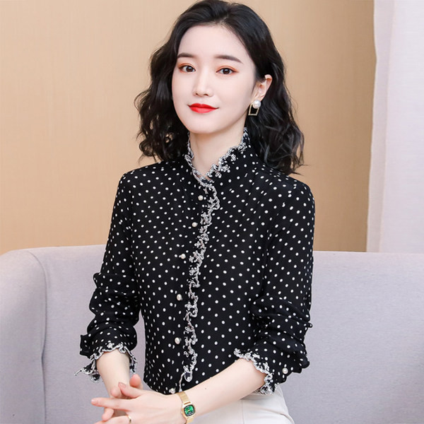 Ženska košulja od šifona s kovrčama i bisernim gumbima