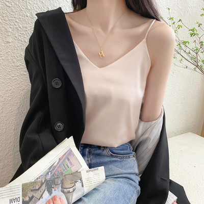 Moodne peenikeste rihmadega naiste satiinist topp