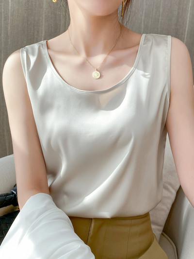 Μονόχρωμο γυναικείο σατέν φανελάκι με φαρδιές τιράντες