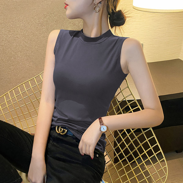 Sobiv naiste topp ovaalse kaelusega – mitut värvi