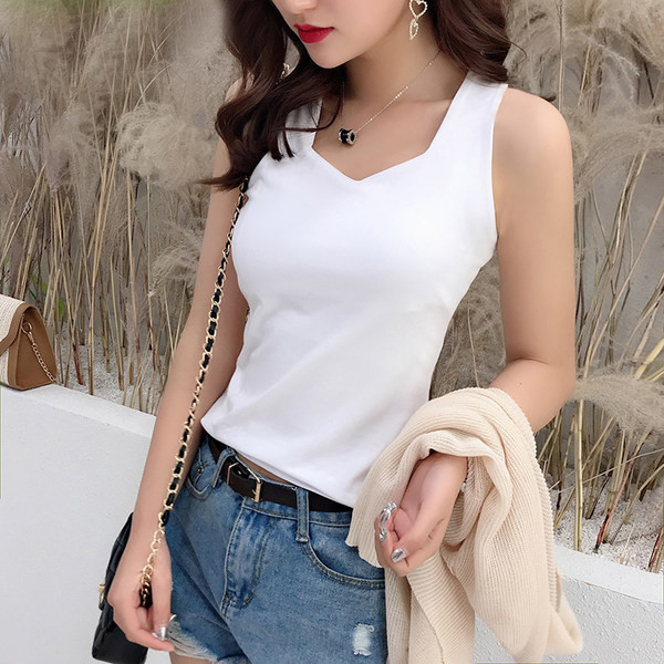 Ühevärvilise mudeli laiade rihmadega naiste topp - mitu mudelit