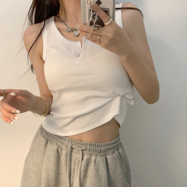 Sisseehitatud velvetist nööpidega topp naistele