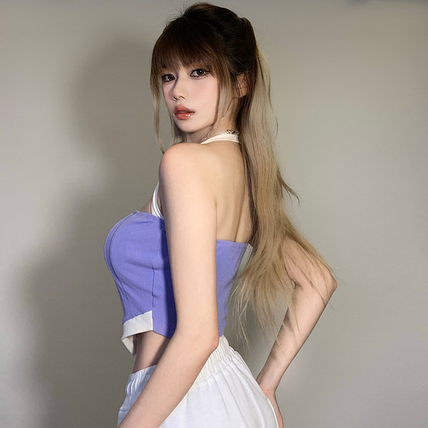 Γυναικείο καθημερινό φανελάκι με έμβλημα