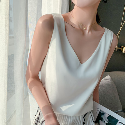 Μοντέρνο γυναικείο φανελάκι με φαρδιές τιράντες και λαιμόκοψη