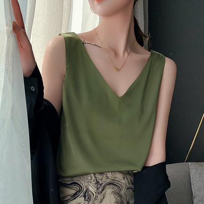 Μοντέρνο γυναικείο φανελάκι με φαρδιές τιράντες και λαιμόκοψη