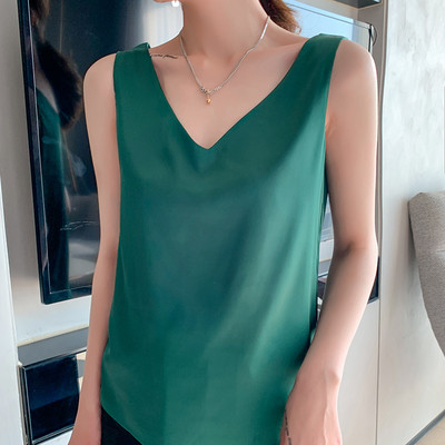 Μοντέρνο γυναικείο φανελάκι με φαρδιές τιράντες και λαιμόκοψη