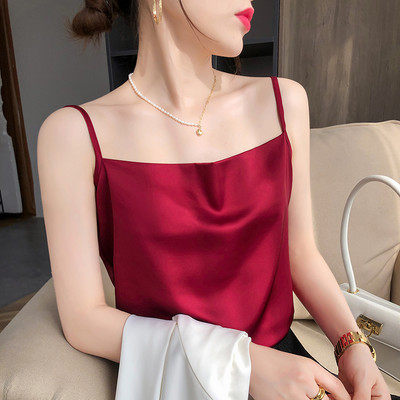 Κομψό σατέν φανελάκι με λεπτές τιράντες