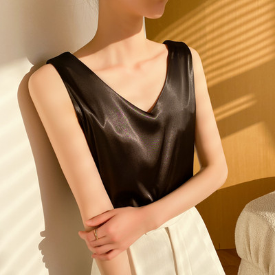 Kaasaegne naiste satiinist tank top - mitu mudelit