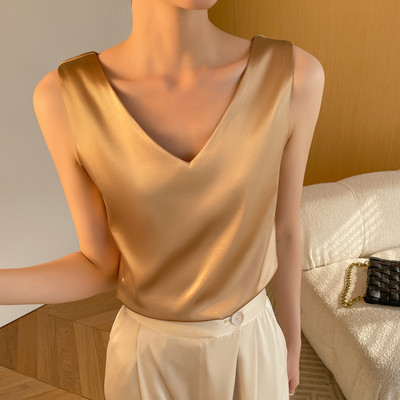 Kaasaegne naiste satiinist tank top - mitu mudelit