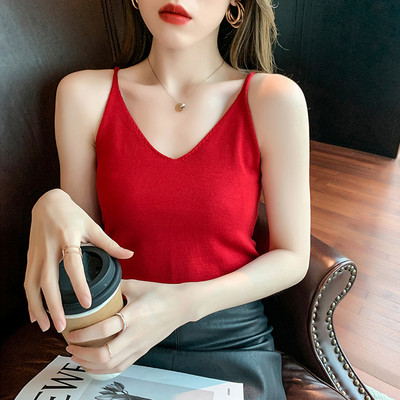 Õhukeste rihmade ja spitsikaelusega naiste topp