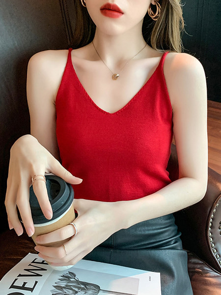 Õhukeste rihmade ja spitsikaelusega naiste topp