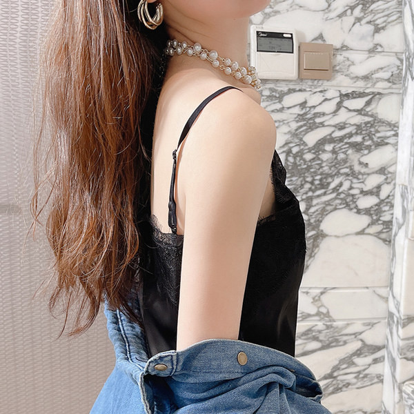 Elegantna satenska majica bez rukava s čipkom i tankim naramenicama