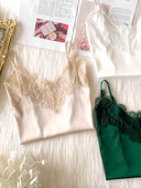 Moodne naiste topp pitsiga