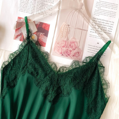 Moodne naiste topp pitsiga