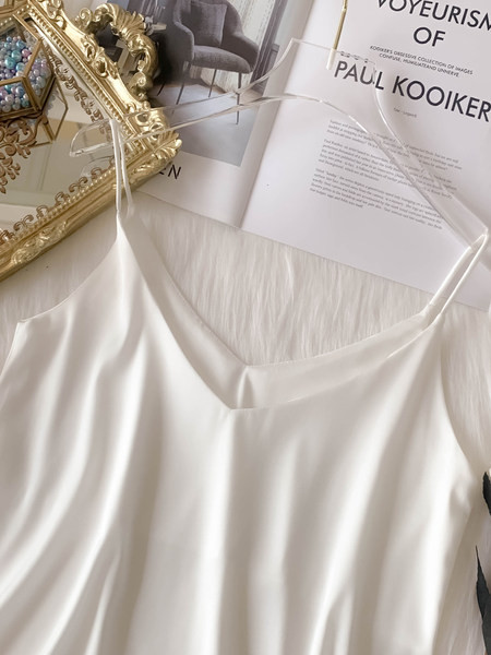 Naiste elegantne õhukeste rihmadega topp