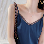 Naiste pitsi ja õhukeste rihmadega satiinist topp