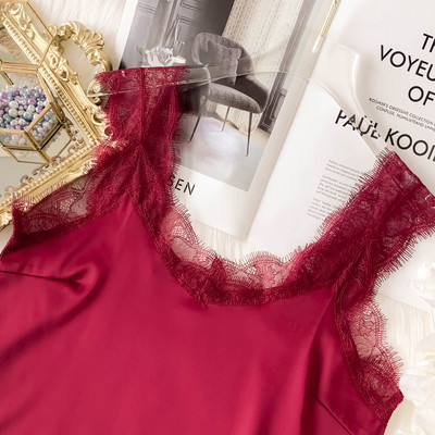 Σατέν φανελάκι με δαντέλα