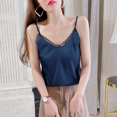 Μοντέρνο φανελάκι με δαντέλα και λεπτές τιράντες για γυναίκες