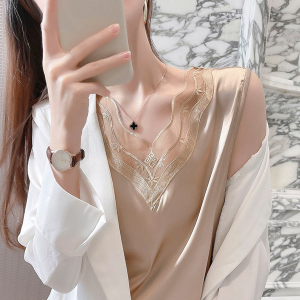 Naiste suvine avar pitsi ja V-kaelusega topp