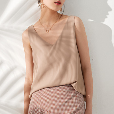 Novi model ženske majice bez rukava sa širokim naramenicama i špic izrezom