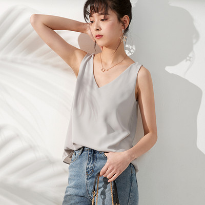 Novi model ženske majice bez rukava sa širokim naramenicama i špic izrezom