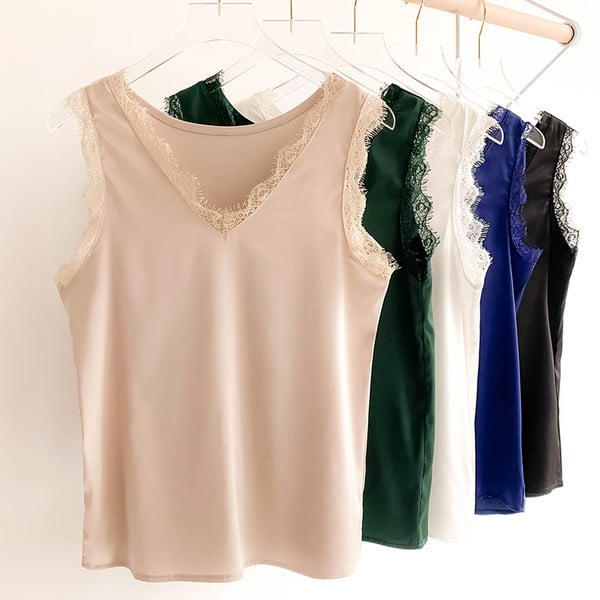 Moteriškas apatinis trikotažas su špico iškirpte ir nėriniais