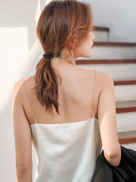 Moodne naiste tank top koos ketiga - mitut värvi