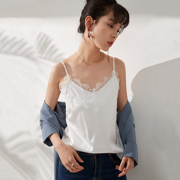 Ženska satenska majica bez rukava s čipkom i tankim naramenicama