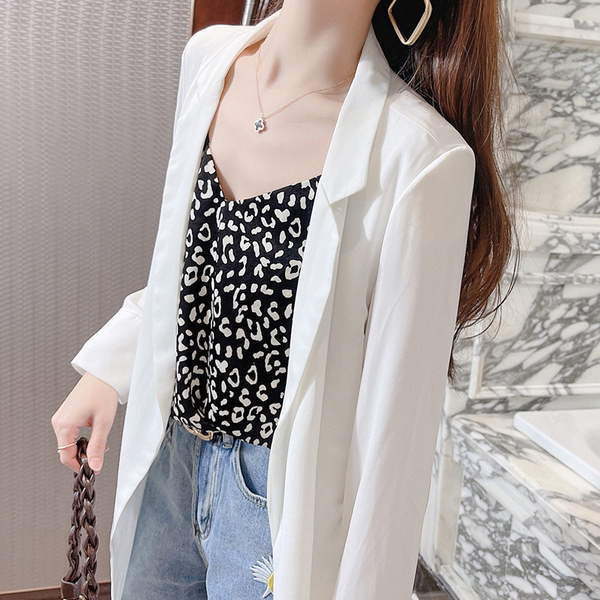 Καλοκαιρινό γυναικείο φανελάκι με animal print και λεπτές τιράντες