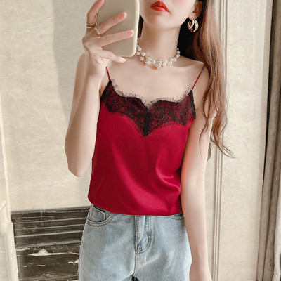 Γυναικείο φανελάκι με δαντέλα και λεπτές τιράντες