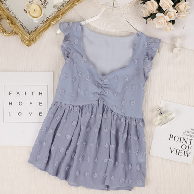 Модерен дамски потник с шпиц деколте и къдри