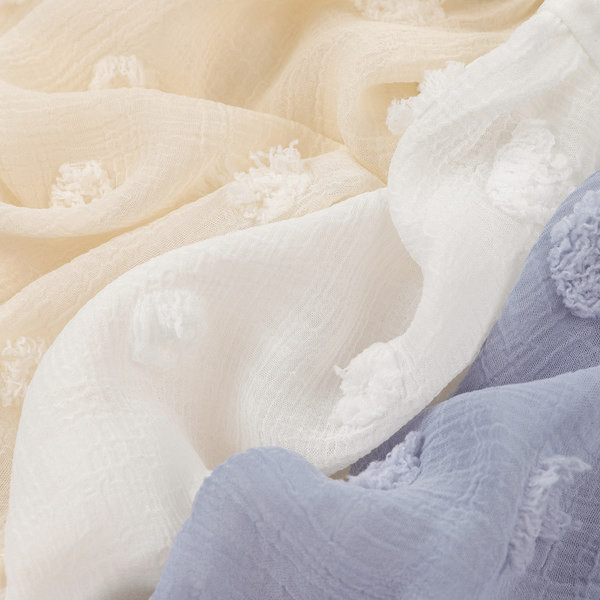 Модерен дамски потник с шпиц деколте и къдри