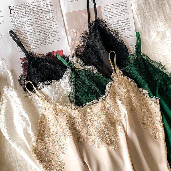 Μοντέρνο γυναικείο φανελάκι με λεπτές τιράντες και δαντέλα