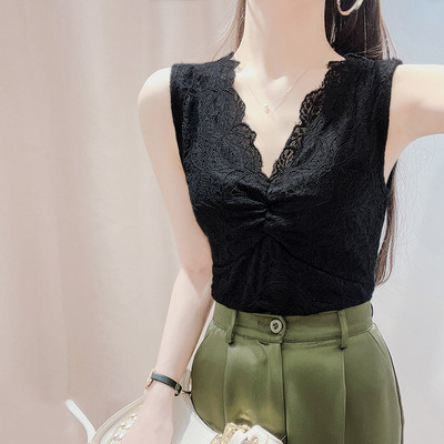 Γυναικείο εφαρμοστό φανελάκι με δαντέλα και μαζεμένο εφέ