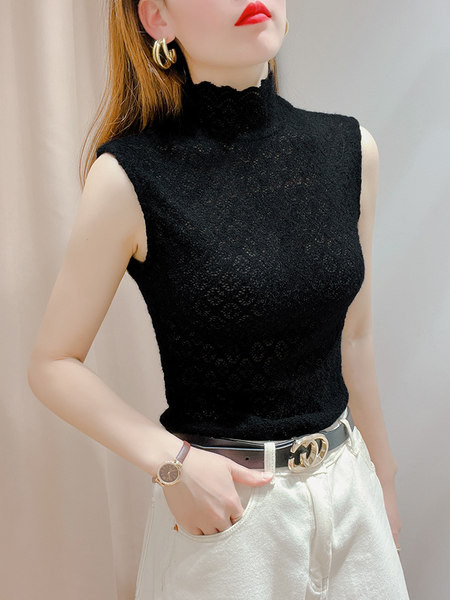 Дамски дантелен потник с висока яка