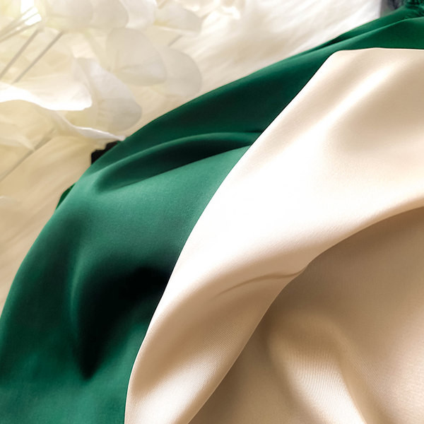 Дамски сатенен потник с дантела и регулируеми презрамки