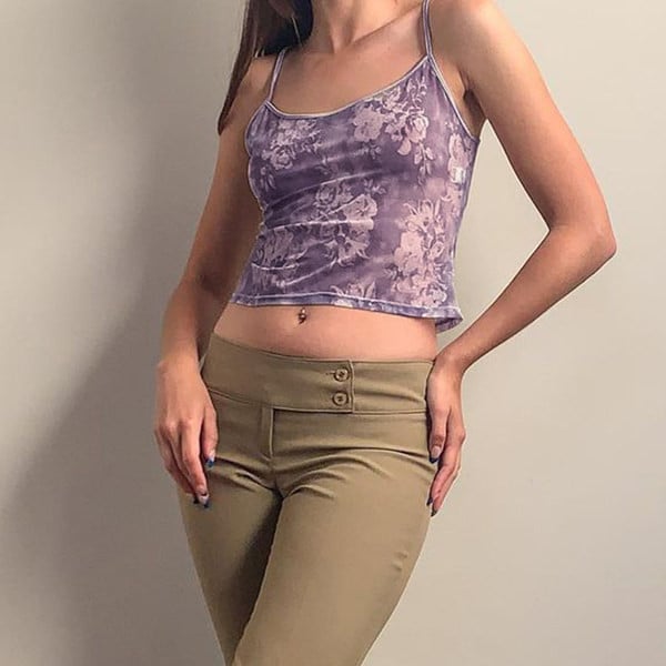 Εφαρμοσμένο γυναικείο φανελάκι με φλοράλ μοτίβο