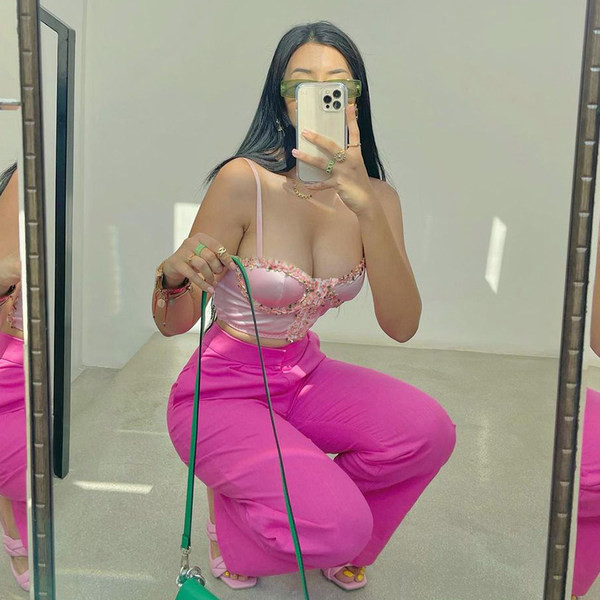 Kratki satenski poprsje s vezom