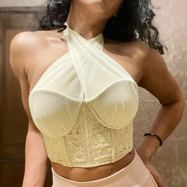 Moderna ženska majica bez rukava s križnim naramenicama i čipkom