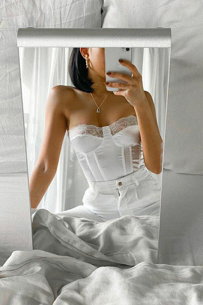 Naiste pitsiga rinnahoidja