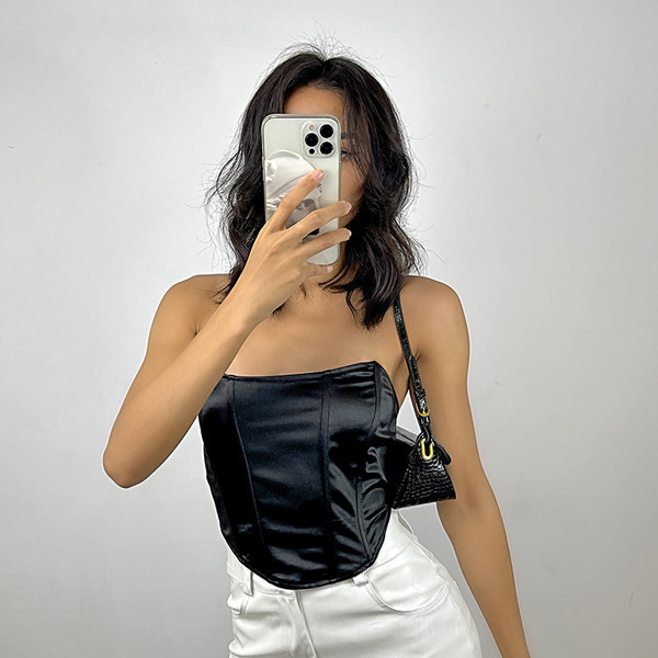 Moodne naiste rinnakorv kolmes värvitoonis