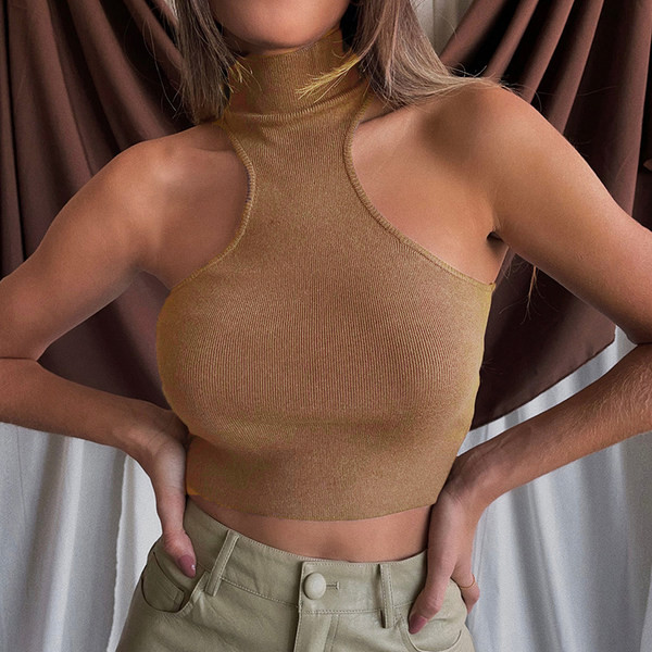Κοντό γυναικείο τοπ με γιακά πόλο σε μπεζ χρώμα